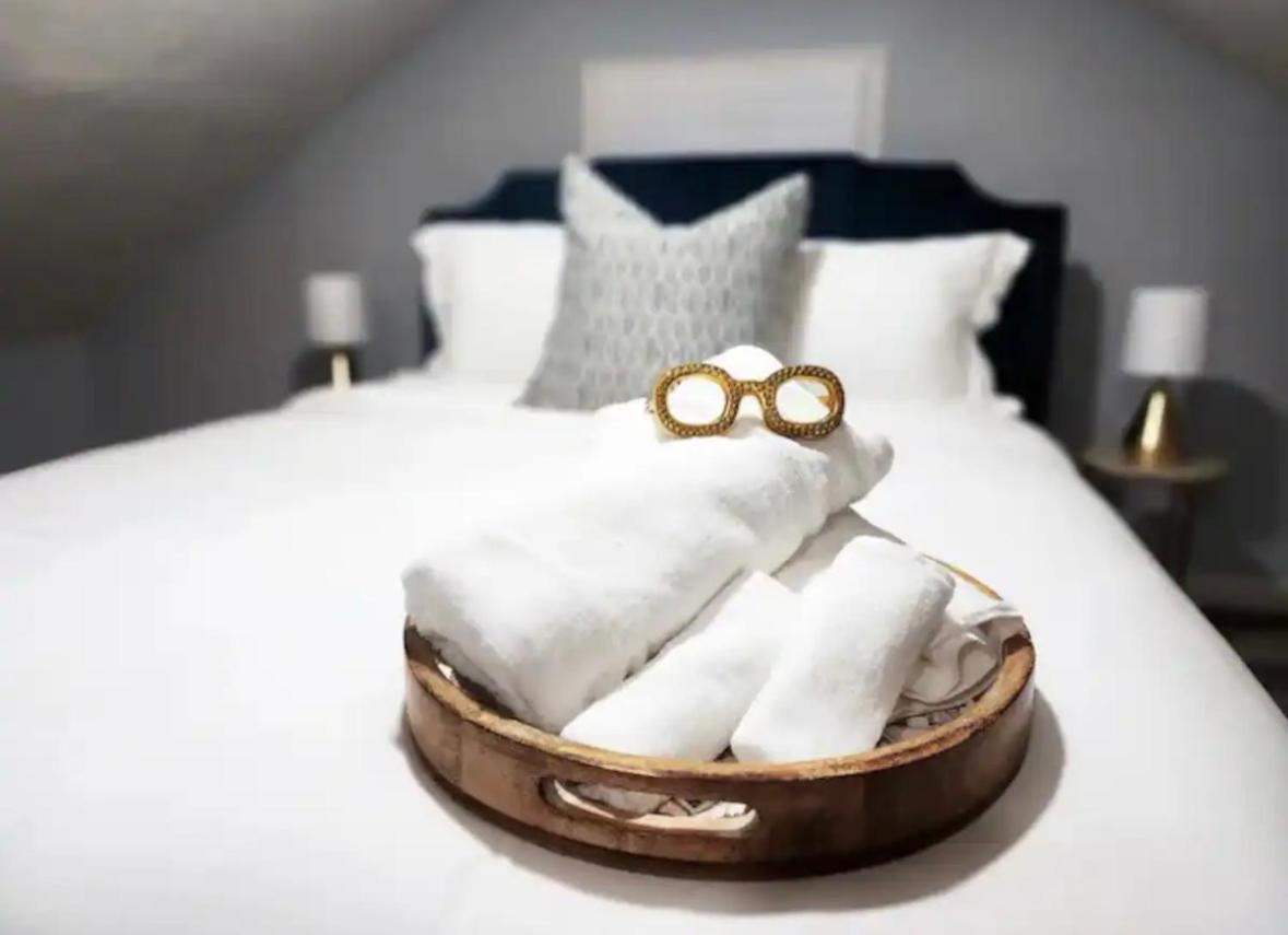 Attic Retreat 5 Minutes From Westside Market Cleveland Buitenkant foto